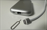 В Apple Vision Pro используется увеличенный разъём Lightning В Apple Vision Pro используется увеличенный разъём Lightning